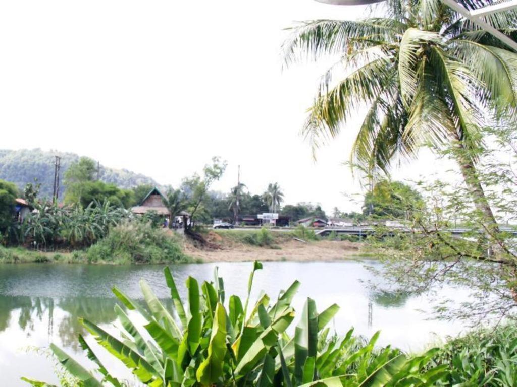 Rommai Rimnaam Resort Ranong Extérieur photo