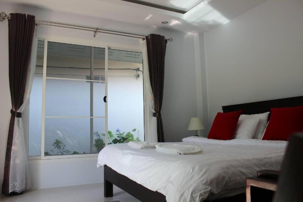 Rommai Rimnaam Resort Ranong Extérieur photo