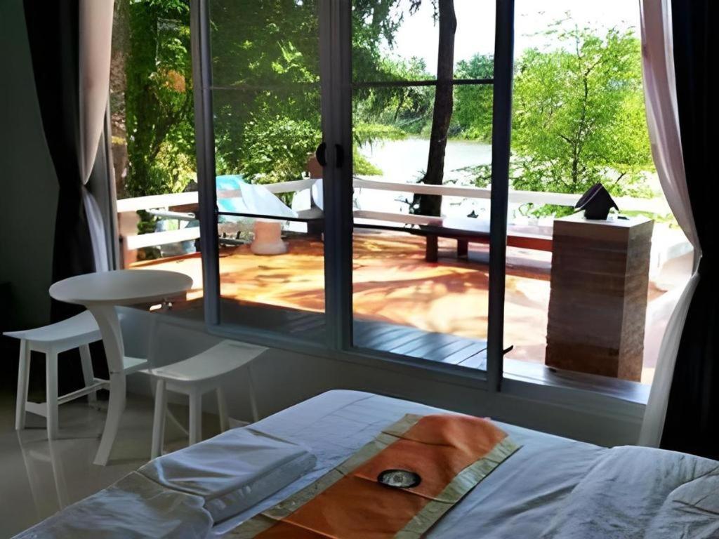Rommai Rimnaam Resort Ranong Extérieur photo