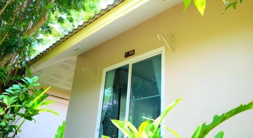 Rommai Rimnaam Resort Ranong Extérieur photo